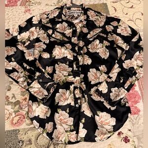 Rodeo Quincy Floral Black Women's Button Up Top
